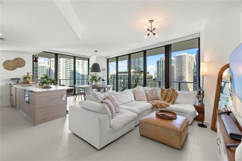 Condominio en Miami, Florida, 2 dormitorios  № 2000651