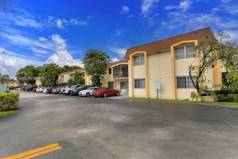 Condominio en venta en Miami, Florida, 2 dormitorios, 78.04 m2 № 1859905 - foto 1