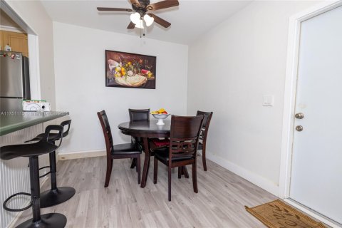 Condominio en venta en Miami, Florida, 2 dormitorios, 78.04 m2 № 1859905 - foto 12