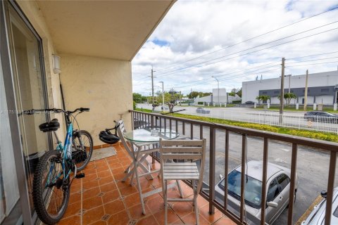Condominio en venta en Miami, Florida, 2 dormitorios, 78.04 m2 № 1859905 - foto 8