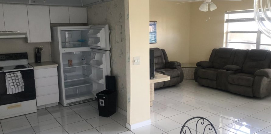 Condo in Delray Beach, Florida, 1 bedroom № 837526