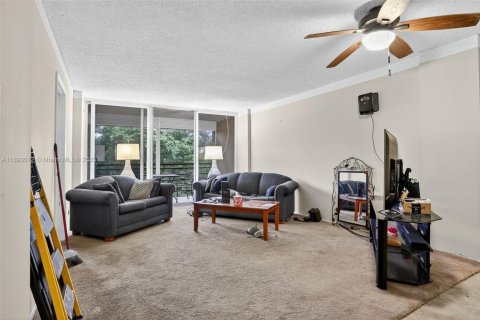 Condo in Oakland Park, Florida, 2 bedrooms  № 1945342 - photo 11