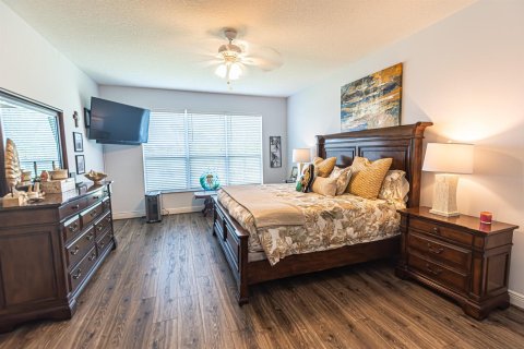 Casa en venta en Port St. Lucie, Florida, 3 dormitorios, 227.24 m2 № 2078282 - foto 11