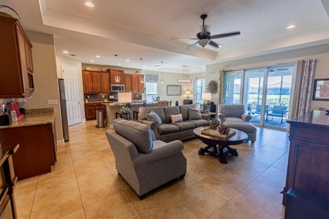 Casa en venta en Port St. Lucie, Florida, 3 dormitorios, 227.24 m2 № 2078282 - foto 4