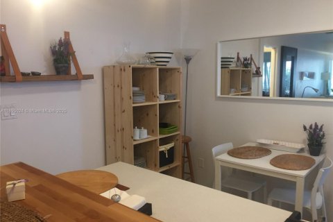 Casa en alquiler en Miami, Florida, 2 dormitorios, 157 m2 № 1949980 - foto 6