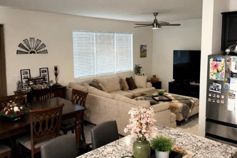 Villa ou maison à louer à Palmetto, Floride: 3 chambres, 176.98 m2 № 2102332 - photo 5