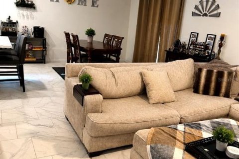 Villa ou maison à louer à Palmetto, Floride: 3 chambres, 176.98 m2 № 2102332 - photo 3