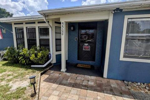 House in Orlando, Florida 3 bedrooms, 144.37 sq.m. № 1848711 - photo 2