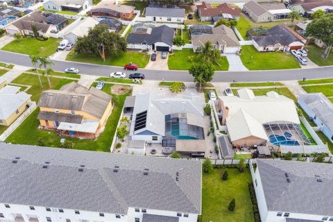 House in Kissimmee, Florida 3 bedrooms, 153.1 sq.m. № 1877242 - photo 13