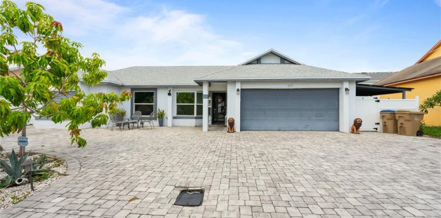 House in Kissimmee, Florida 3 bedrooms, 153.1 sq.m. № 1877242