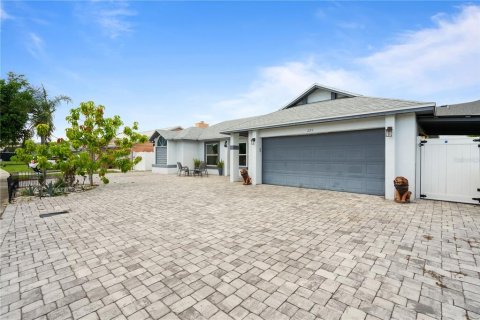 House in Kissimmee, Florida 3 bedrooms, 153.1 sq.m. № 1877242 - photo 2