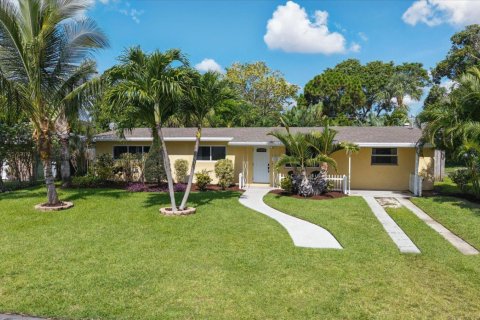 House in Pompano Beach, Florida 3 bedrooms, 152.55 sq.m. № 2243450