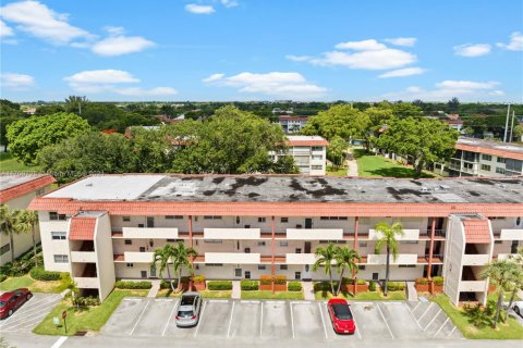 Condo in Pembroke Pines, Florida, 2 bedrooms № 2088742 - photo 30