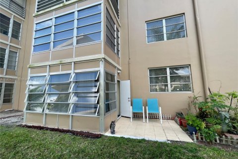 Condominio en alquiler en Lauderdale Lakes, Florida, 2 dormitorios, 94.85 m2 № 1956494 - foto 19