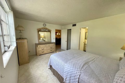 Condominio en alquiler en Lauderdale Lakes, Florida, 2 dormitorios, 94.85 m2 № 1956494 - foto 13