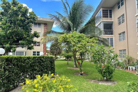 Condominio en alquiler en Lauderdale Lakes, Florida, 2 dormitorios, 94.85 m2 № 1956494 - foto 21