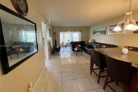 Condominio en alquiler en Lauderdale Lakes, Florida, 2 dormitorios, 94.85 m2 № 1956494 - foto 6