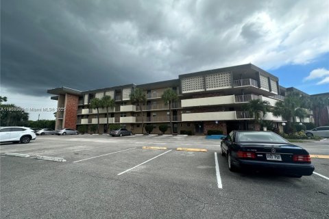 Condominio en alquiler en Lauderdale Lakes, Florida, 2 dormitorios, 94.85 m2 № 1956494 - foto 24