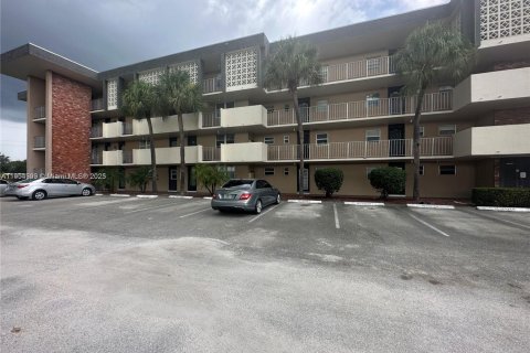 Condominio en alquiler en Lauderdale Lakes, Florida, 2 dormitorios, 94.85 m2 № 1956494 - foto 23