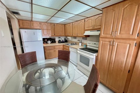 Condominio en alquiler en Lauderdale Lakes, Florida, 2 dormitorios, 94.85 m2 № 1956494 - foto 5