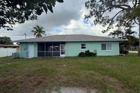 House in Fort Myers, Florida 3 bedrooms, 126.72 sq.m. № 1838416 - photo 23