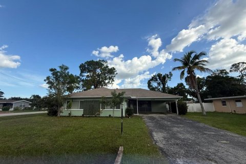 House in Fort Myers, Florida 3 bedrooms, 126.72 sq.m. № 1838416 - photo 2