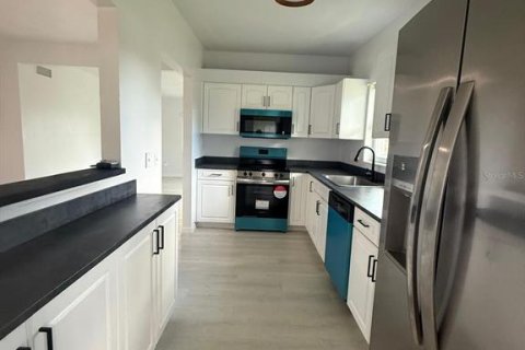 House in Fort Myers, Florida 3 bedrooms, 126.72 sq.m. № 1838416 - photo 5