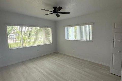 House in Fort Myers, Florida 3 bedrooms, 126.72 sq.m. № 1838416 - photo 14