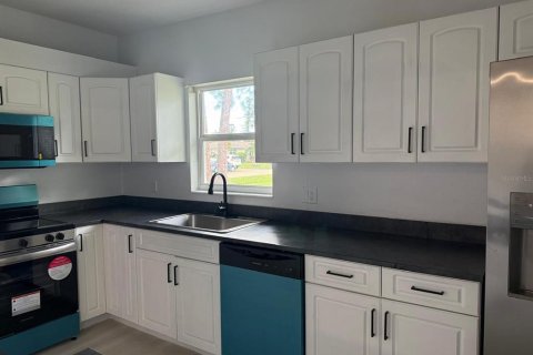 House in Fort Myers, Florida 3 bedrooms, 126.72 sq.m. № 1838416 - photo 4