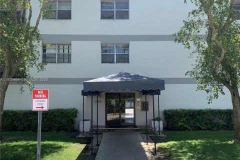 Condominio en venta en Miami, Florida, 2 dormitorios, 86.58 m2 № 2008287 - foto 18