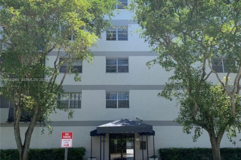 Condominio en venta en Miami, Florida, 2 dormitorios, 86.58 m2 № 2008287 - foto 19