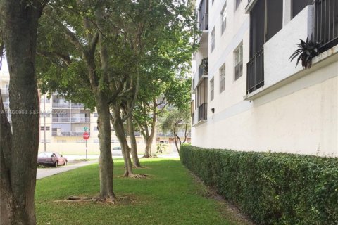 Condominio en venta en Miami, Florida, 2 dormitorios, 86.58 m2 № 2008287 - foto 22