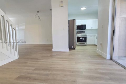Townhouse in Sunrise, Florida 3 bedrooms, 134.43 sq.m. № 1776008 - photo 8