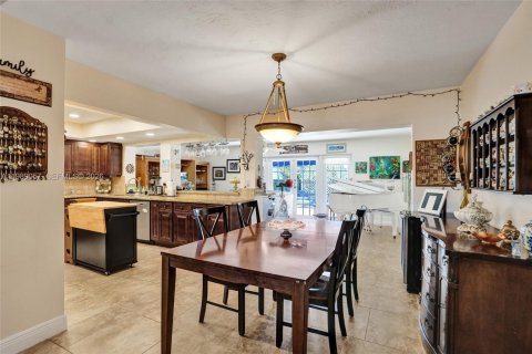 Villa ou maison à vendre à Pembroke Pines, Floride: 4 chambres, 168.34 m2 № 2053294 - photo 3