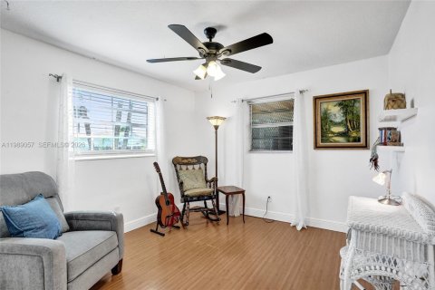 Villa ou maison à vendre à Pembroke Pines, Floride: 4 chambres, 168.34 m2 № 2053294 - photo 26