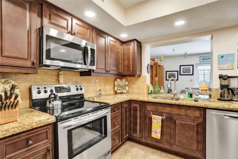 Villa ou maison à vendre à Pembroke Pines, Floride: 4 chambres, 168.34 m2 № 2053294 - photo 14