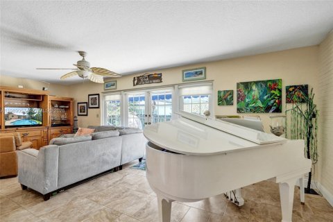 Villa ou maison à vendre à Pembroke Pines, Floride: 4 chambres, 168.34 m2 № 2053294 - photo 16