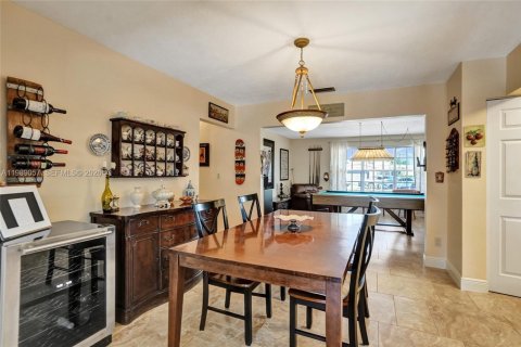 Villa ou maison à vendre à Pembroke Pines, Floride: 4 chambres, 168.34 m2 № 2053294 - photo 11