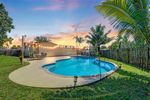 Villa ou maison à vendre à Pembroke Pines, Floride: 4 chambres, 168.34 m2 № 2053294 - photo 8