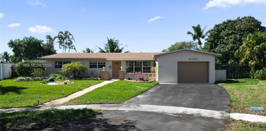 Villa ou maison à Pembroke Pines, Floride 4 chambres, 168.34 m2 № 2053294