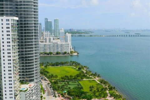 Condominio en alquiler en Miami, Florida, 4 dormitorios, 161.56 m2 № 1977093 - foto 19