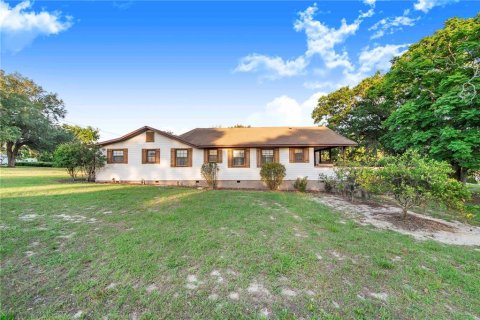 House in Lake Hamilton, Florida 4 bedrooms, 184.13 sq.m. № 1643238 - photo 1