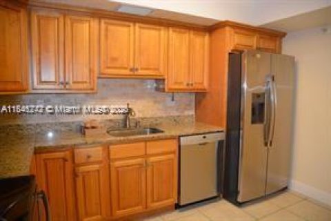 Condominio en venta en Miami, Florida, 2 dormitorios, 148.27 m2 № 1843993 - foto 1