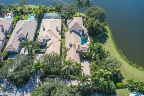 Villa ou maison à vendre à Indian River Shores, Floride: 3 chambres, 341.23 m2 № 2181826 - photo 2