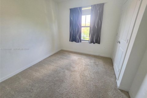 Townhouse in Florida City, Florida 3 bedrooms, 133.13 sq.m. № 2070684 - photo 8