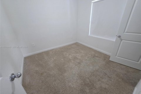 Townhouse in Florida City, Florida 3 bedrooms, 133.13 sq.m. № 2070684 - photo 9