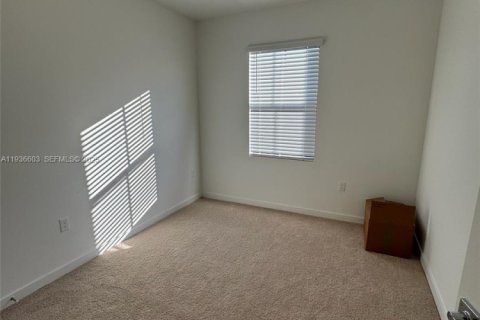 Townhouse in Homestead, Florida 3 bedrooms № 1994599 - photo 6