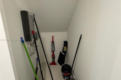 Townhouse in Homestead, Florida 3 bedrooms № 1994599 - photo 15