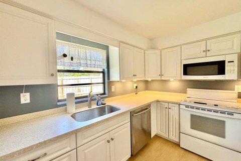 Villa ou maison à louer à Clearwater, Floride: 3 chambres, 142.79 m2 № 2409862 - photo 9