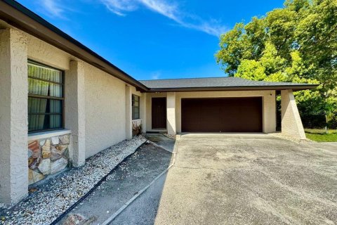 Villa ou maison à Clearwater, Floride 3 chambres, 142.79 m2 № 2409862